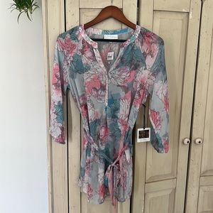 Jessica Simpson maternity top NWT (M) sheer